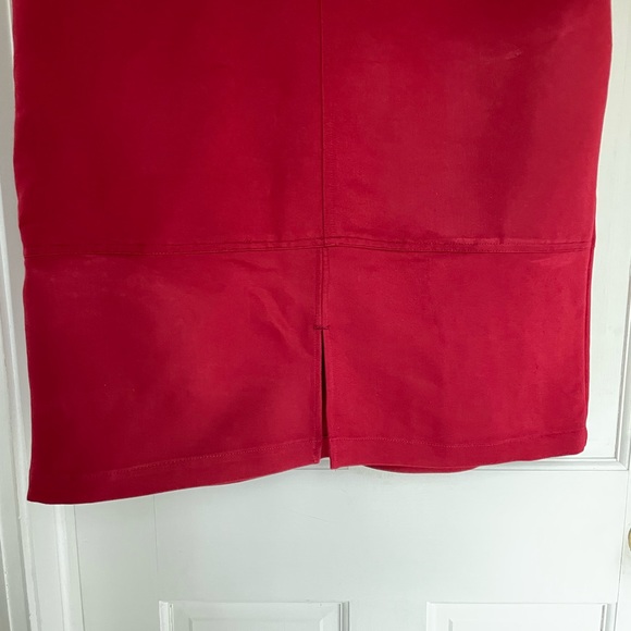 Size 16 burgundy red skirt - Picture 9 of 10